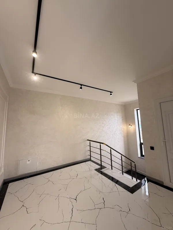Satılır 5 otaqlı həyət evi 205 m²
