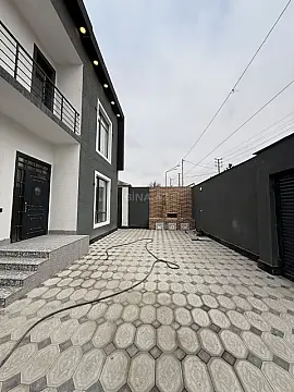 Satılır 5 otaqlı həyət evi 205 m²
