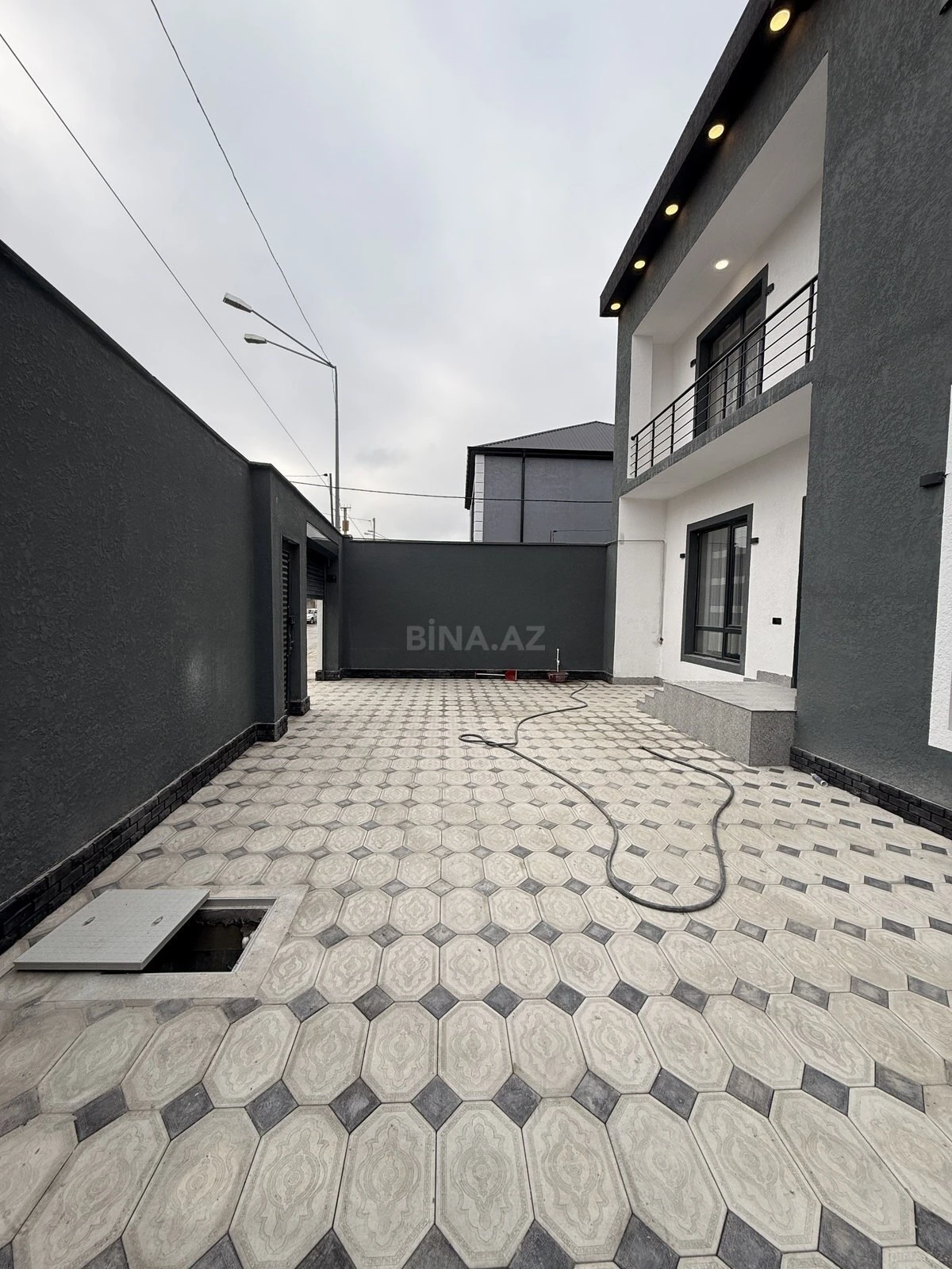 Satılır 5 otaqlı həyət evi 205 m²