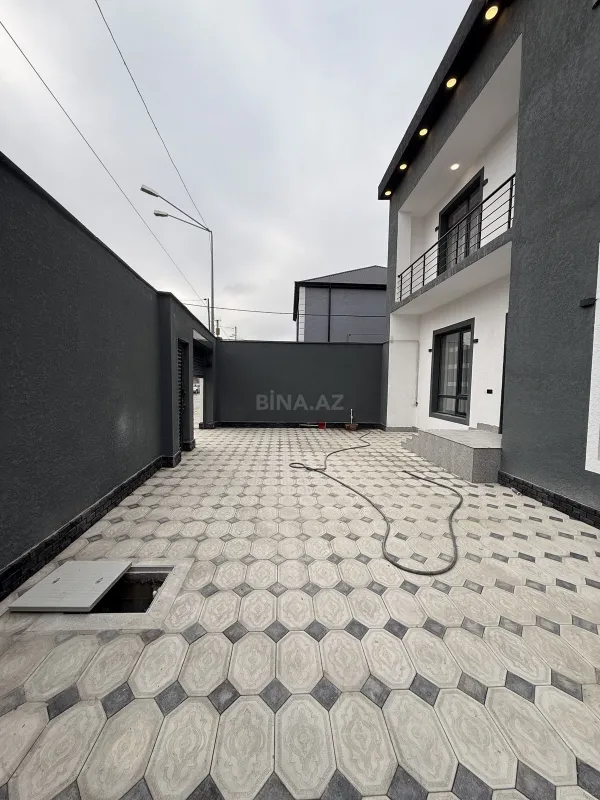 Satılır 5 otaqlı həyət evi 205 m²