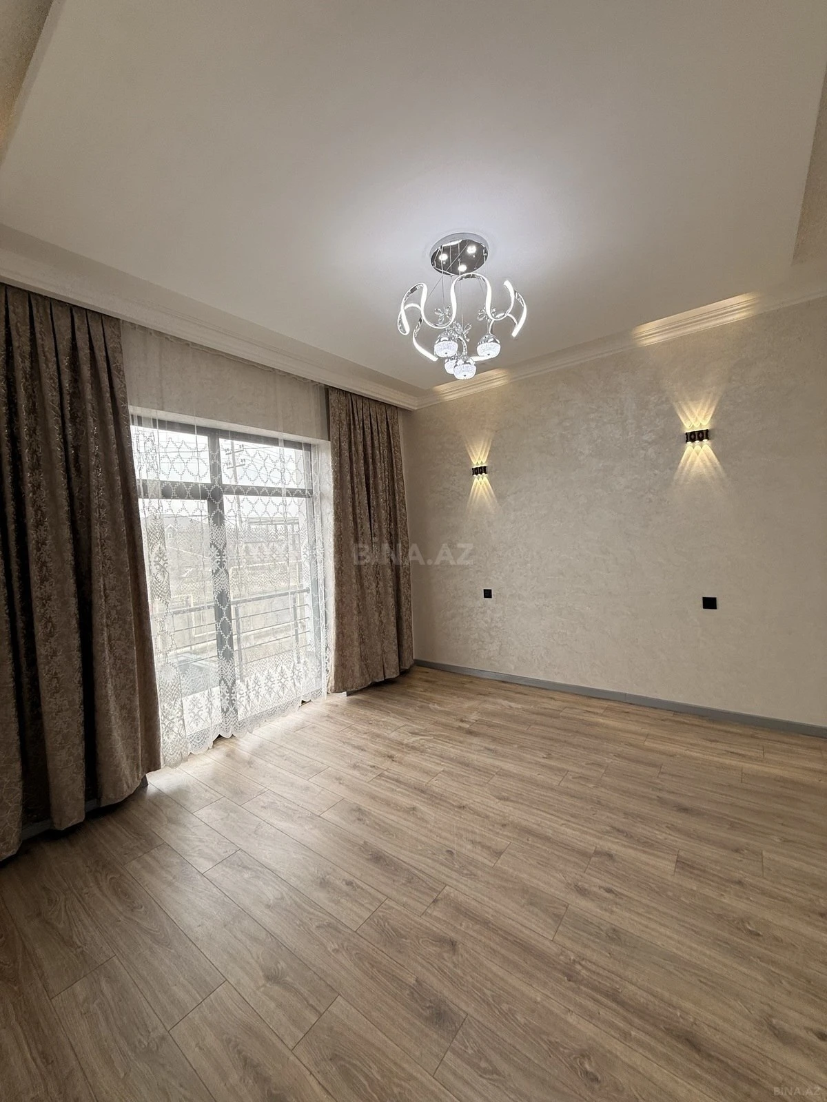 Satılır 5 otaqlı həyət evi 205 m²