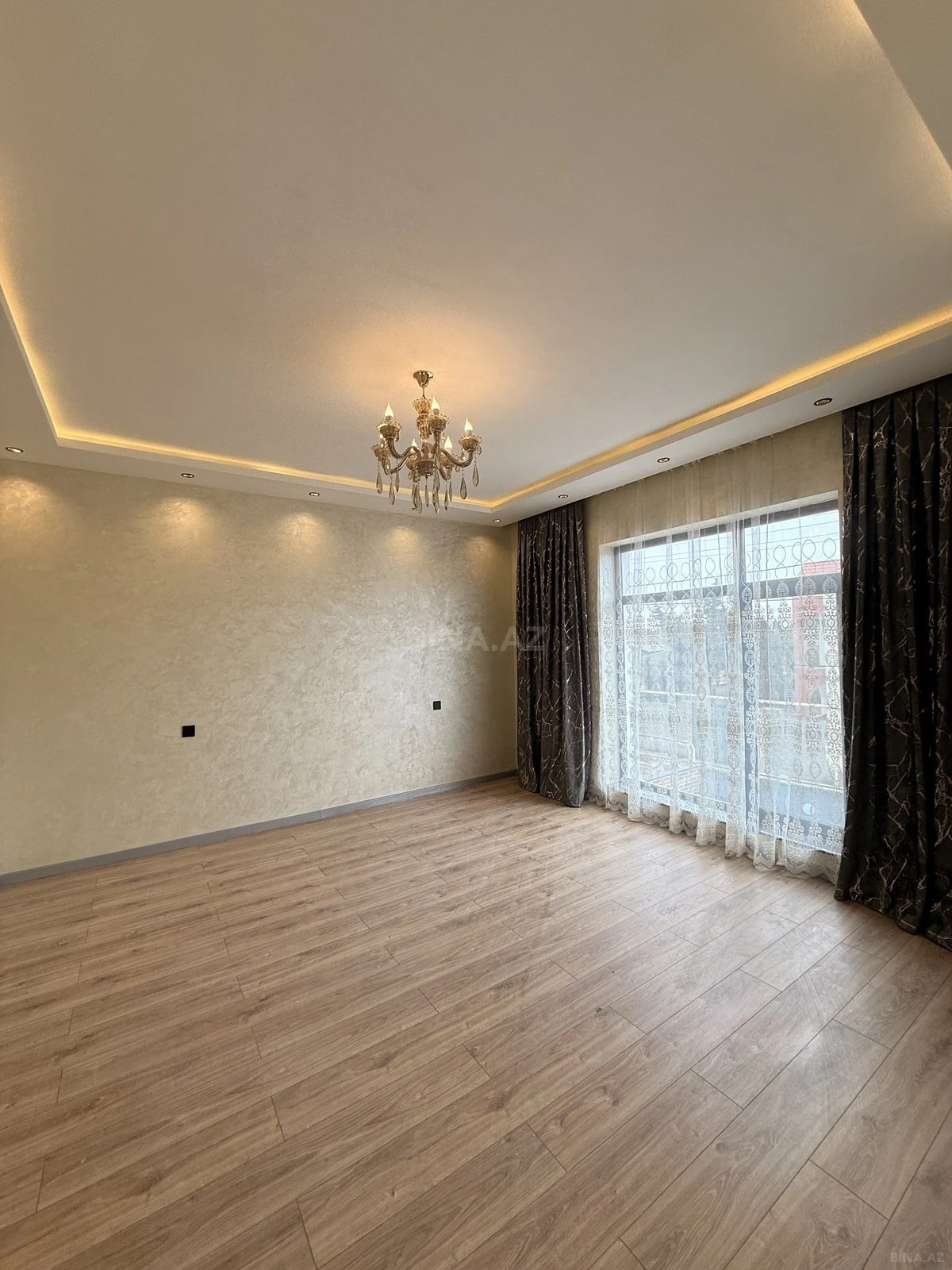 Satılır 5 otaqlı həyət evi 205 m²