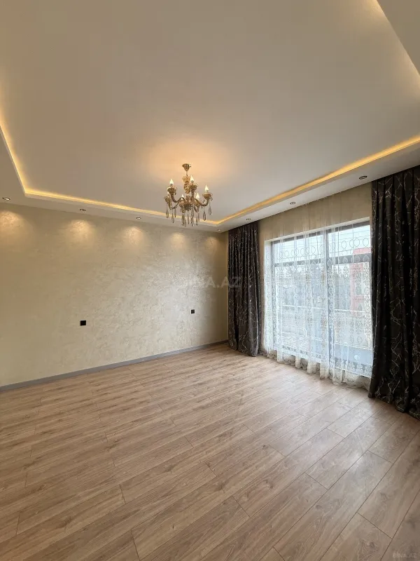 Satılır 5 otaqlı həyət evi 205 m²