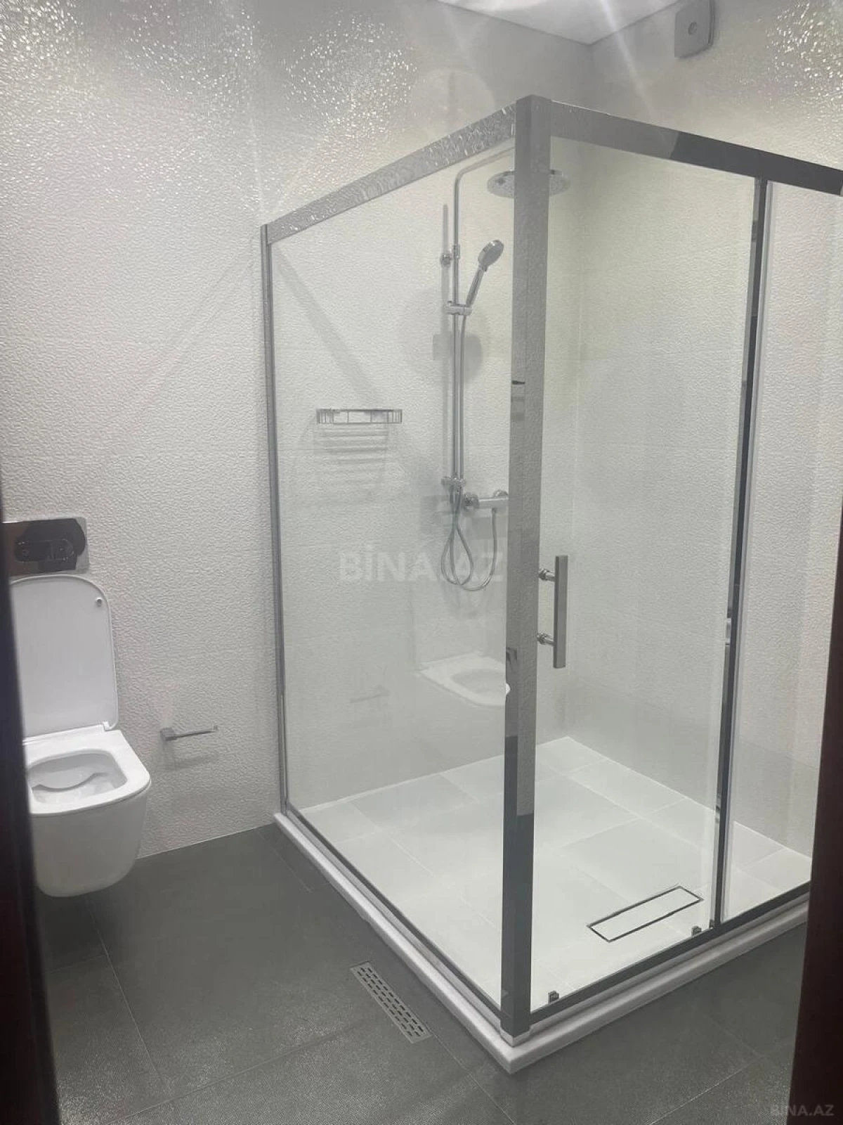 Kirayə verilir 4 otaqlı mənzil 200 m²