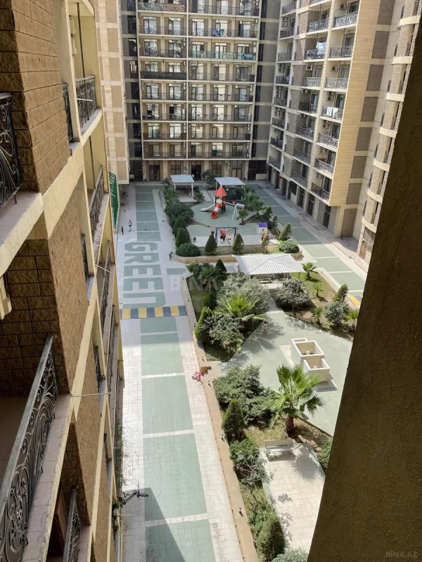 Kirayə verilir 4 otaqlı mənzil 200 m²