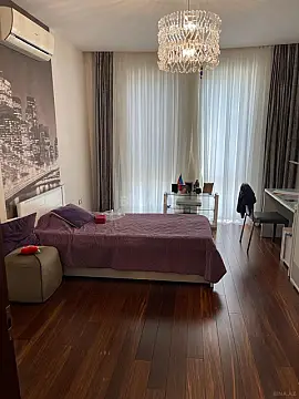 Kirayə verilir 4 otaqlı mənzil 200 m²