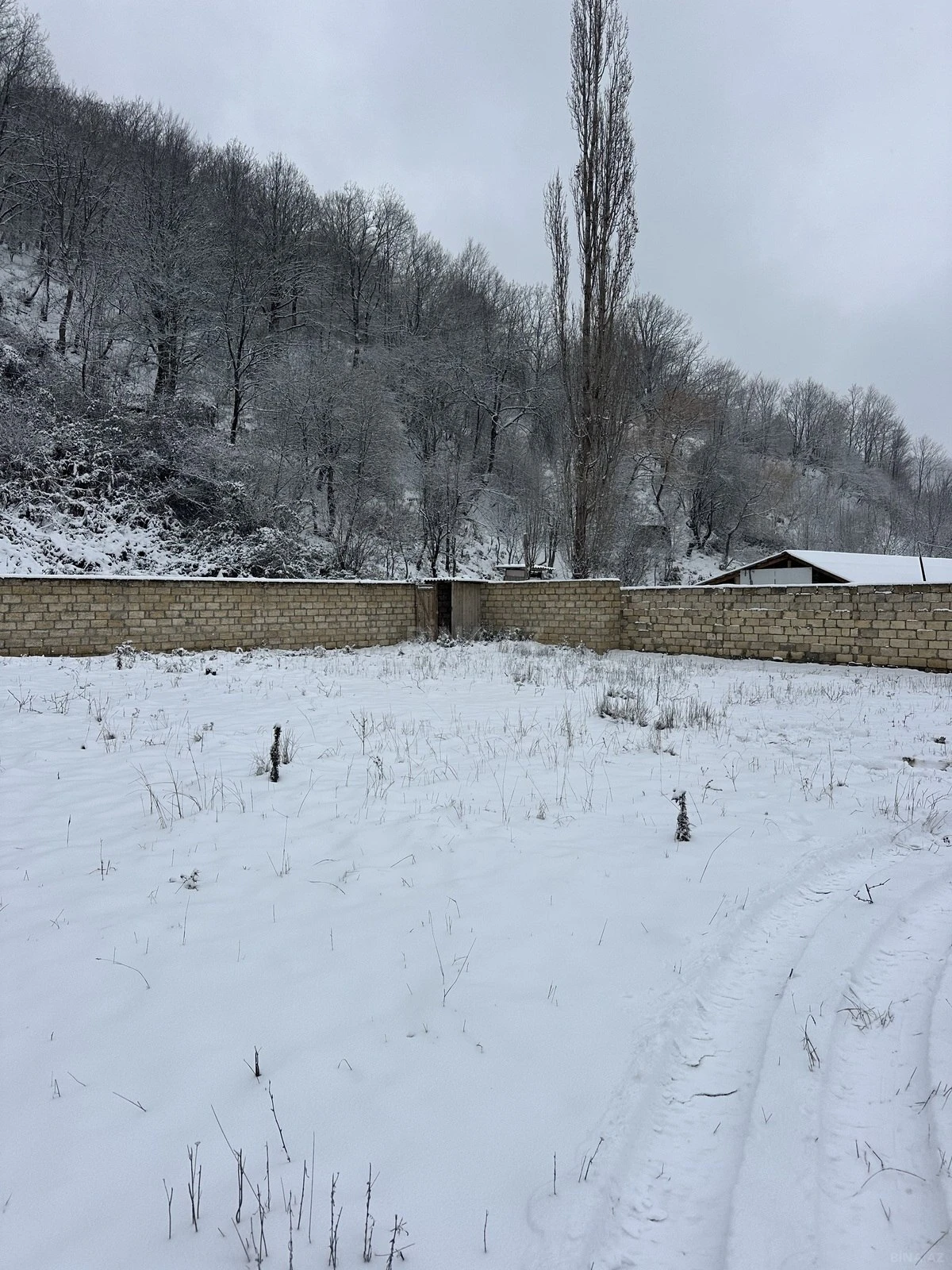 Satılır torpaq sahəsi 12 m²