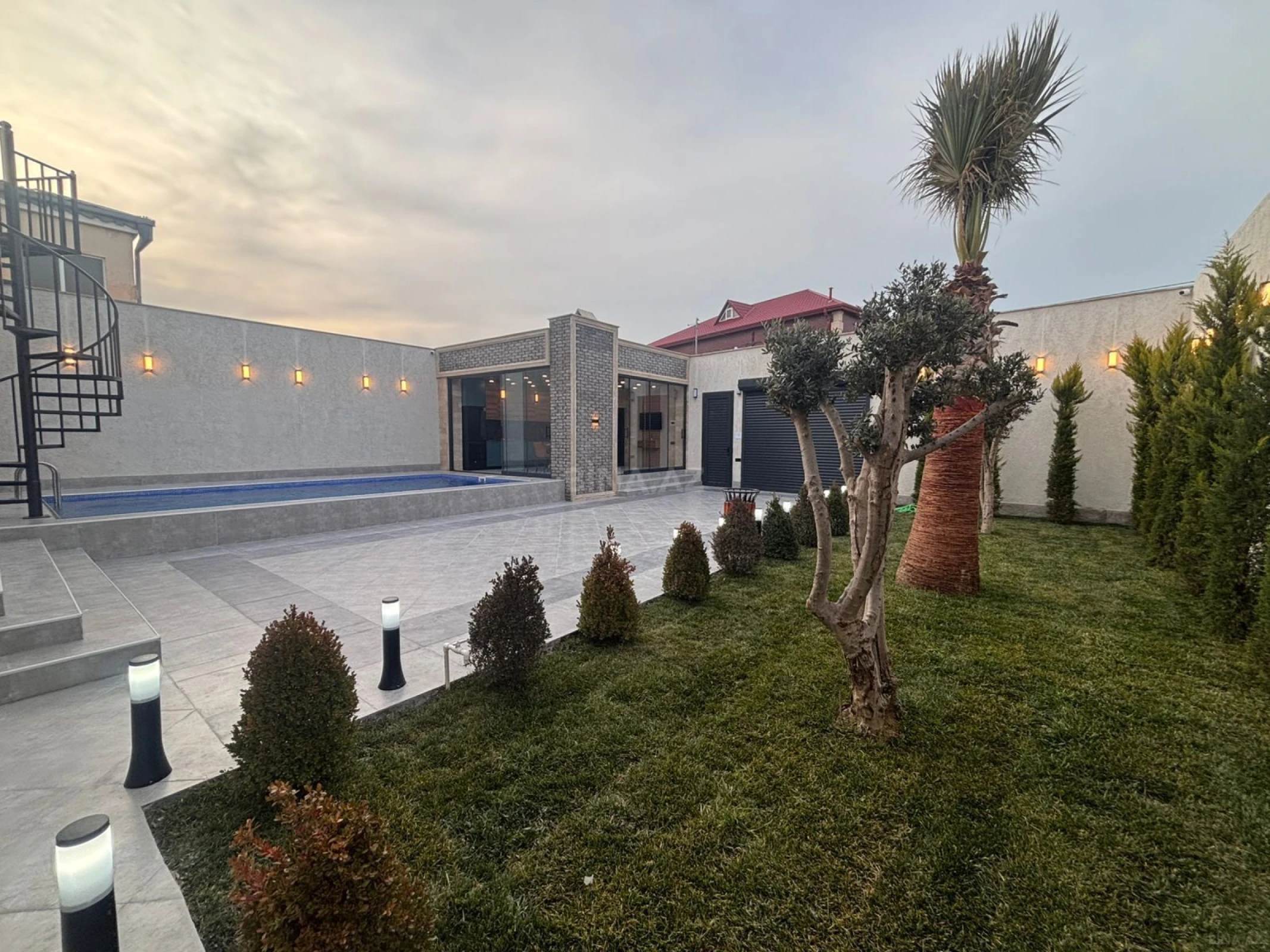 Satılır 5 otaqlı həyət evi 170 m²