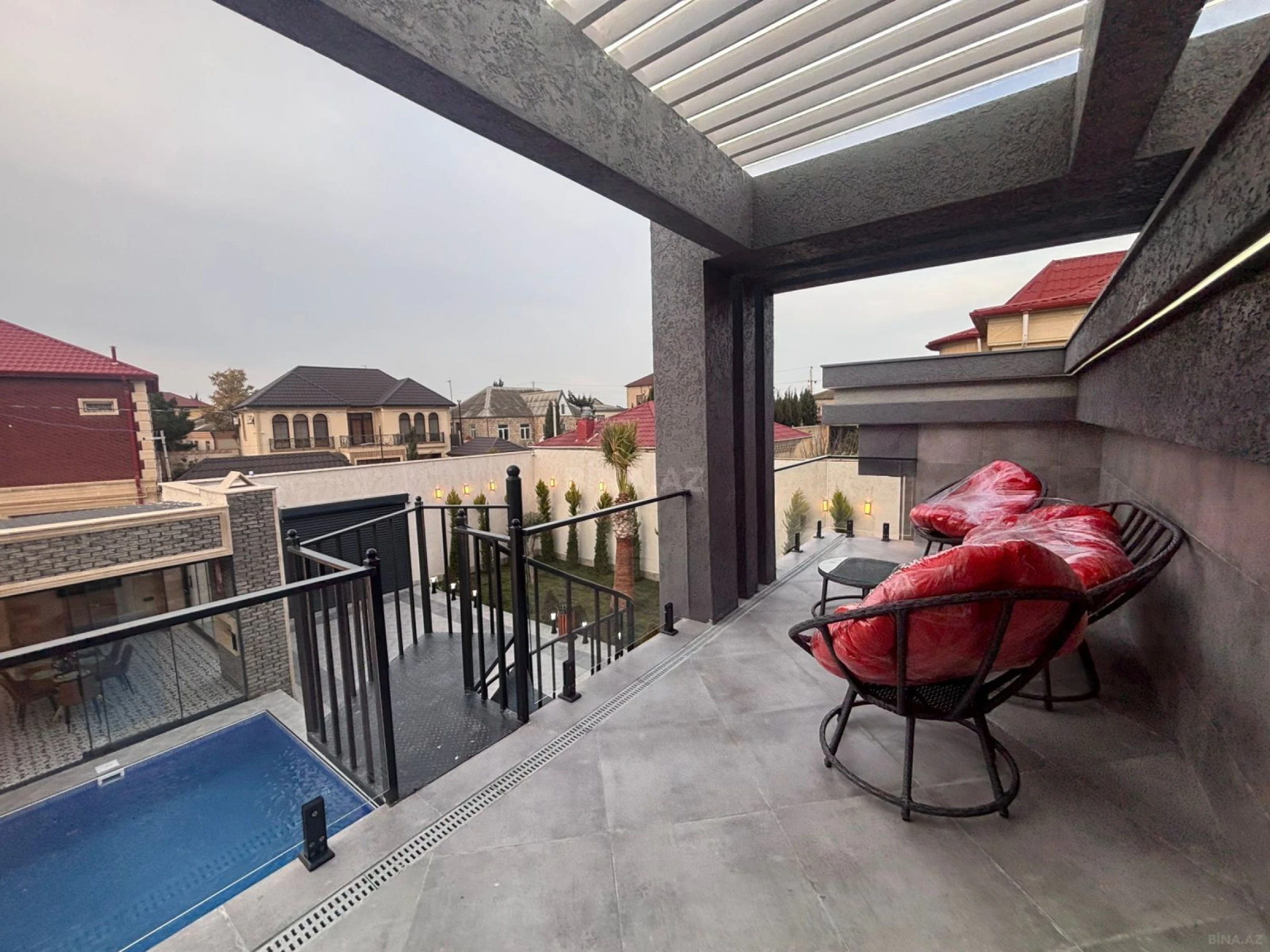 Satılır 5 otaqlı həyət evi 170 m²