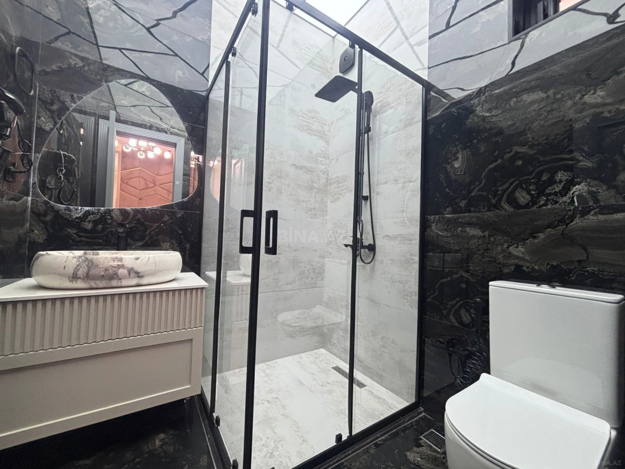 Satılır 5 otaqlı həyət evi 170 m²