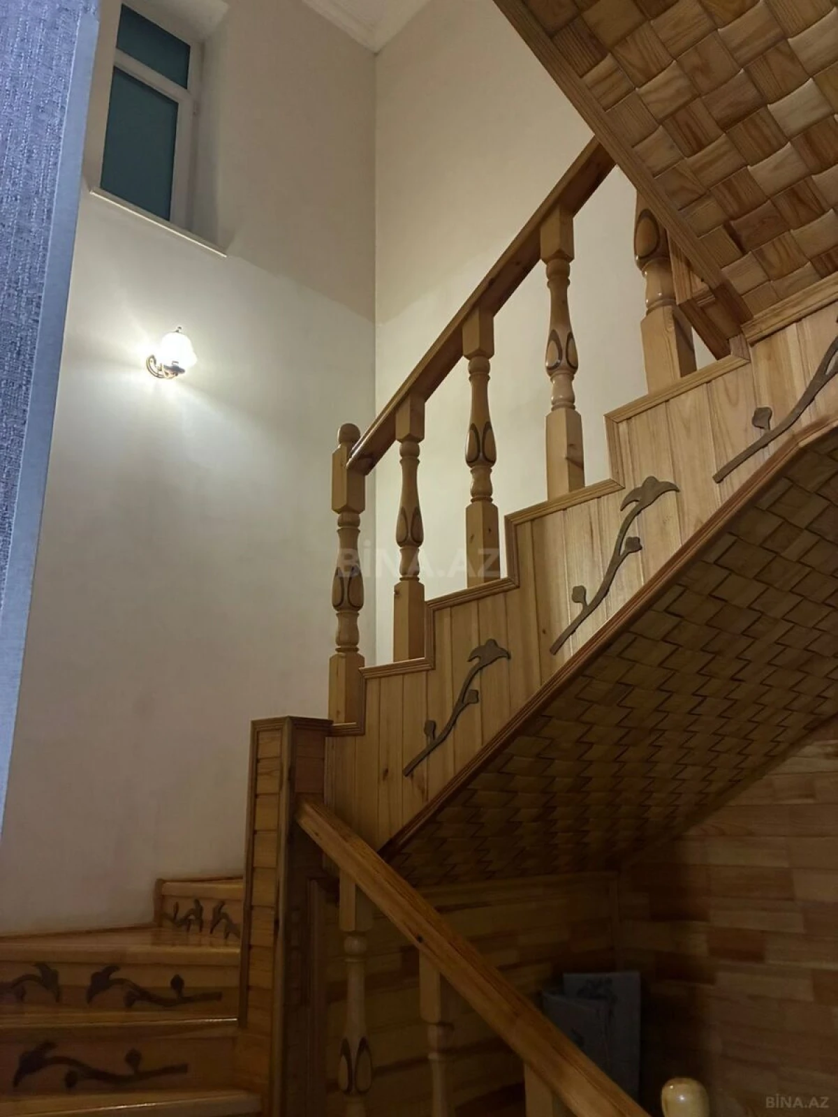 Satılır 5 otaqlı həyət evi 260 m²
