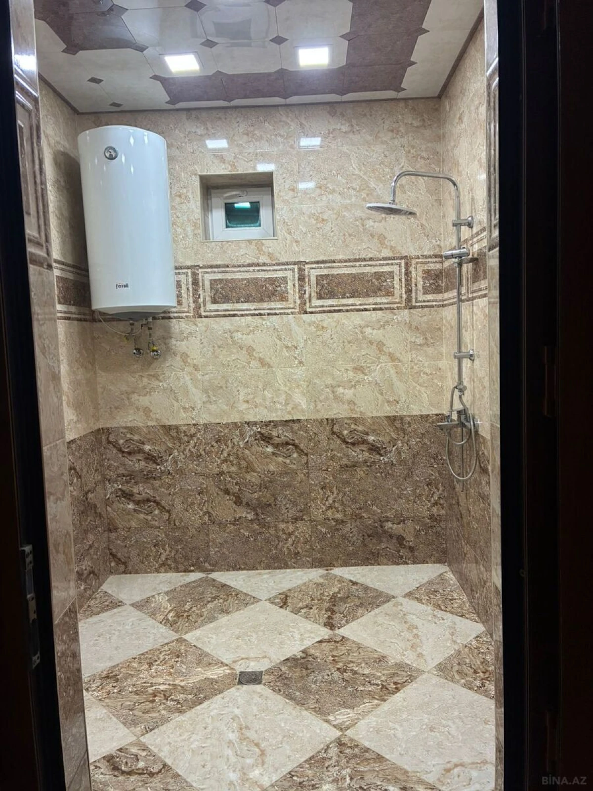 Satılır 5 otaqlı həyət evi 260 m²