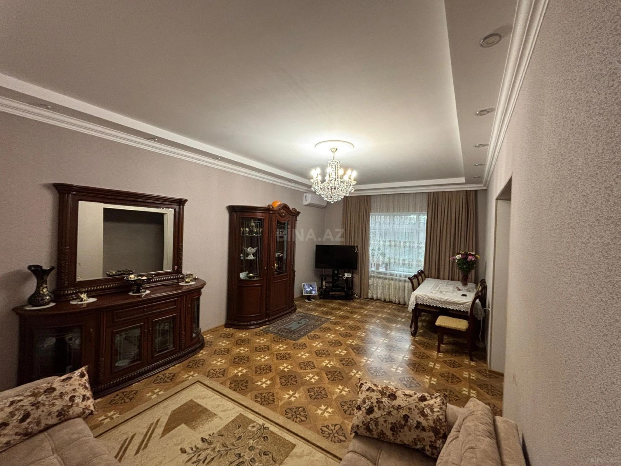 Satılır 5 otaqlı həyət evi 260 m²