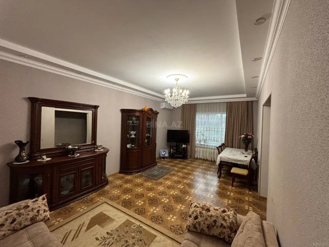 Satılır 5 otaqlı həyət evi 260 m²