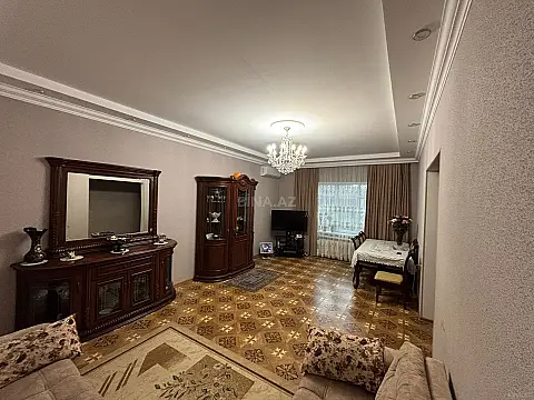 Satılır 5 otaqlı həyət evi 260 m²