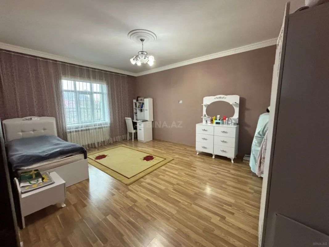 Satılır 5 otaqlı həyət evi 260 m²