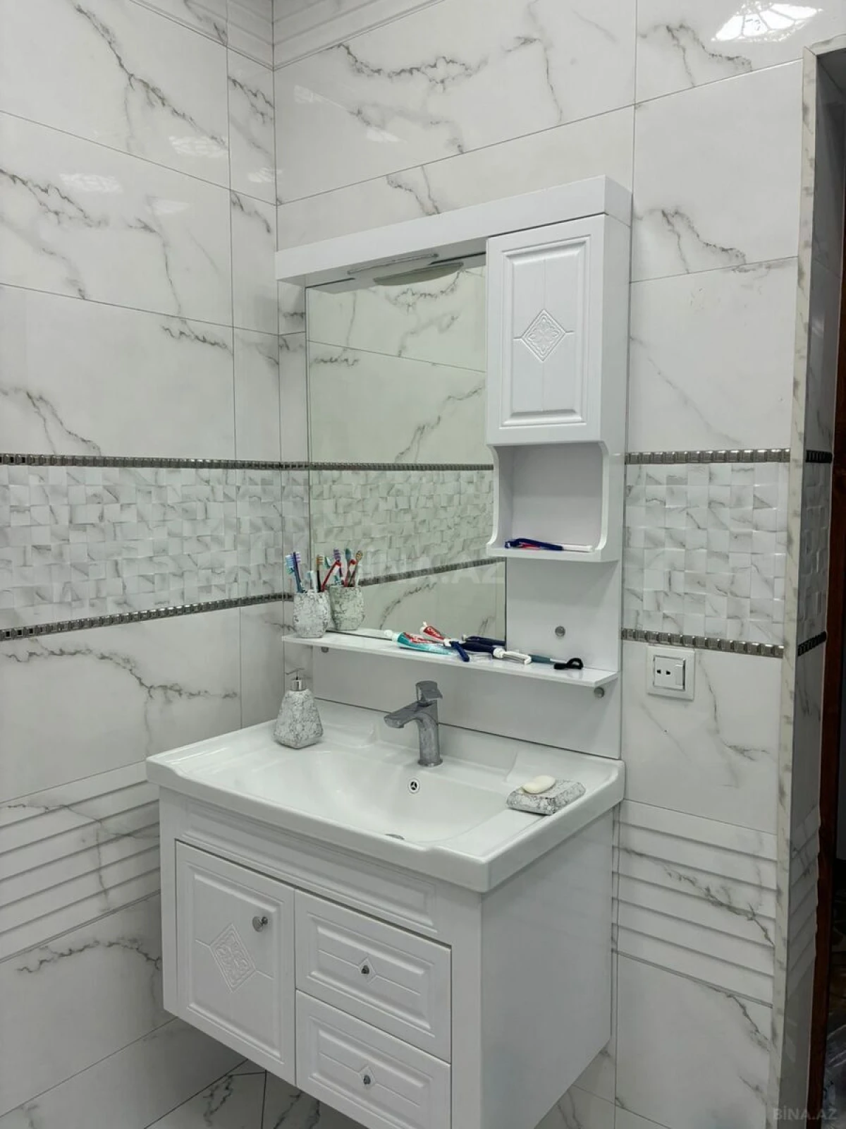 Satılır 5 otaqlı həyət evi 260 m²