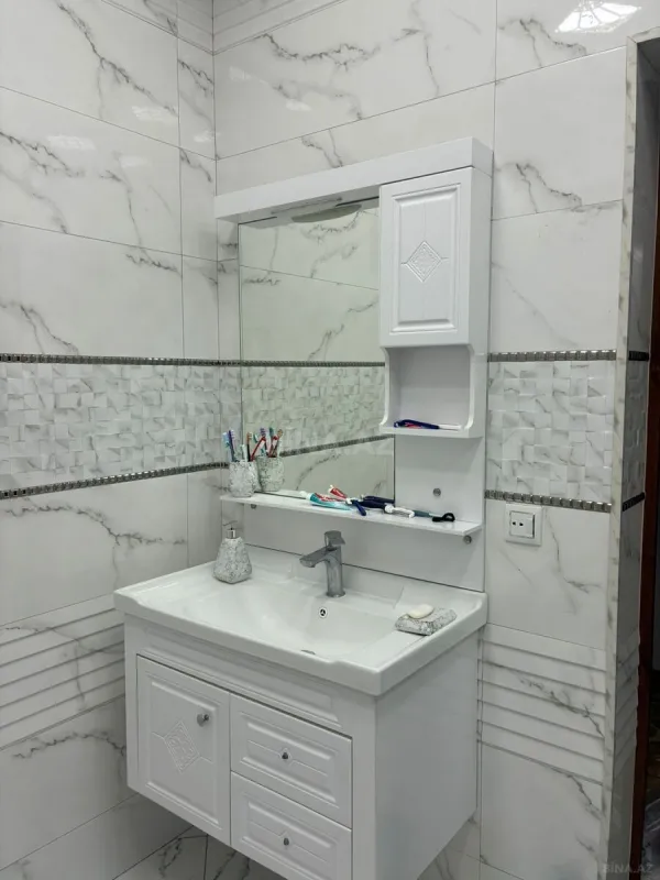 Satılır 5 otaqlı həyət evi 260 m²