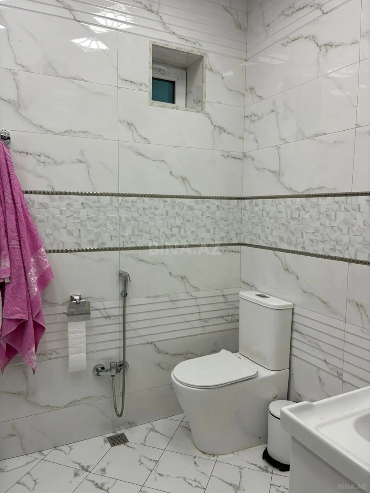 Satılır 5 otaqlı həyət evi 260 m²