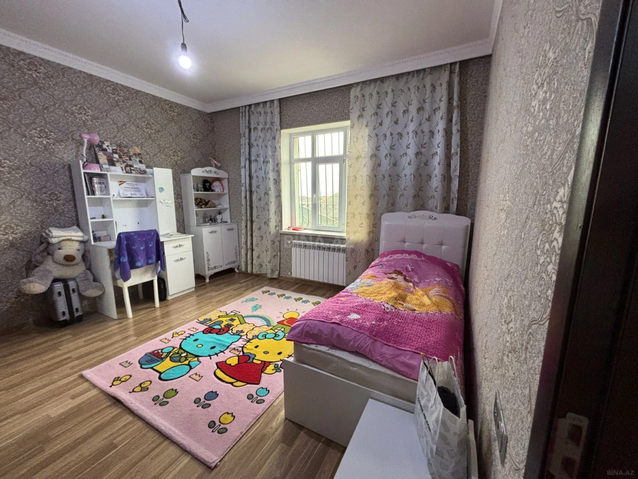 Satılır 5 otaqlı həyət evi 260 m²