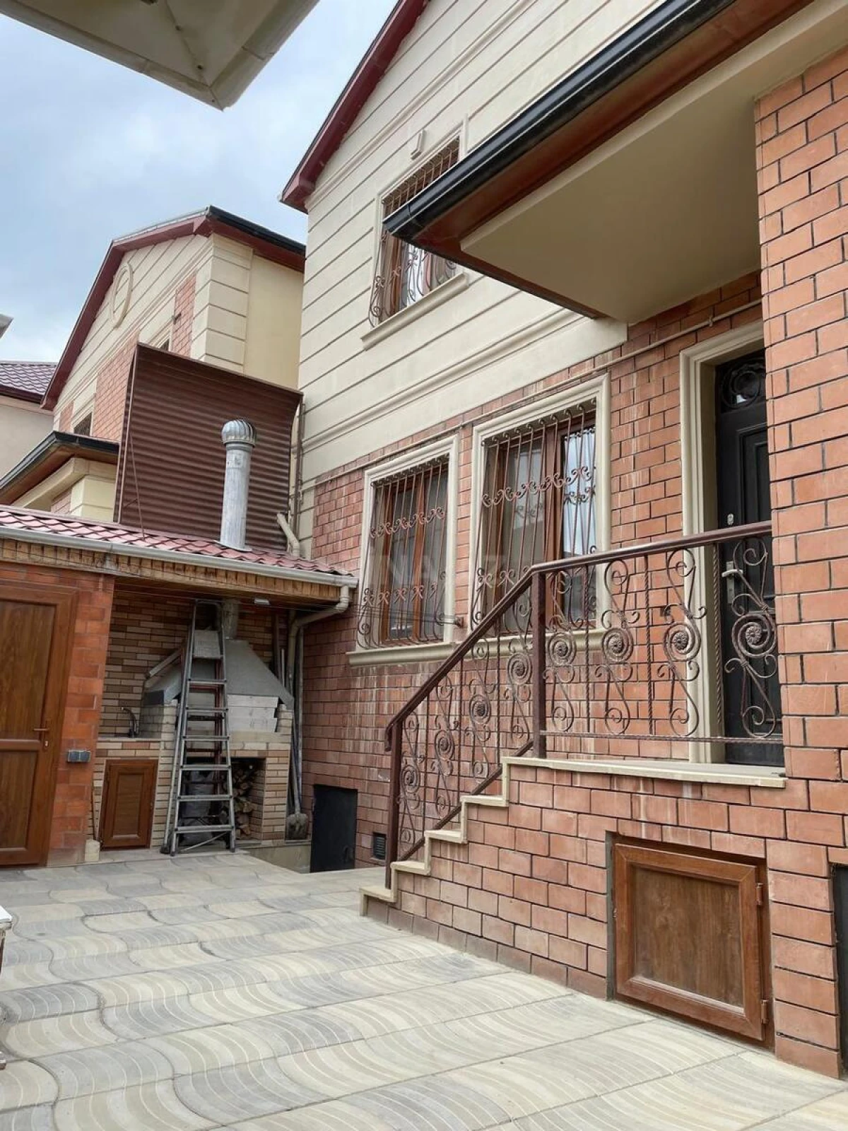 Satılır 4 otaqlı həyət evi 120 m²