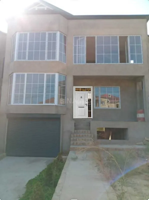 Satılır 6 otaqlı həyət evi 400 m²