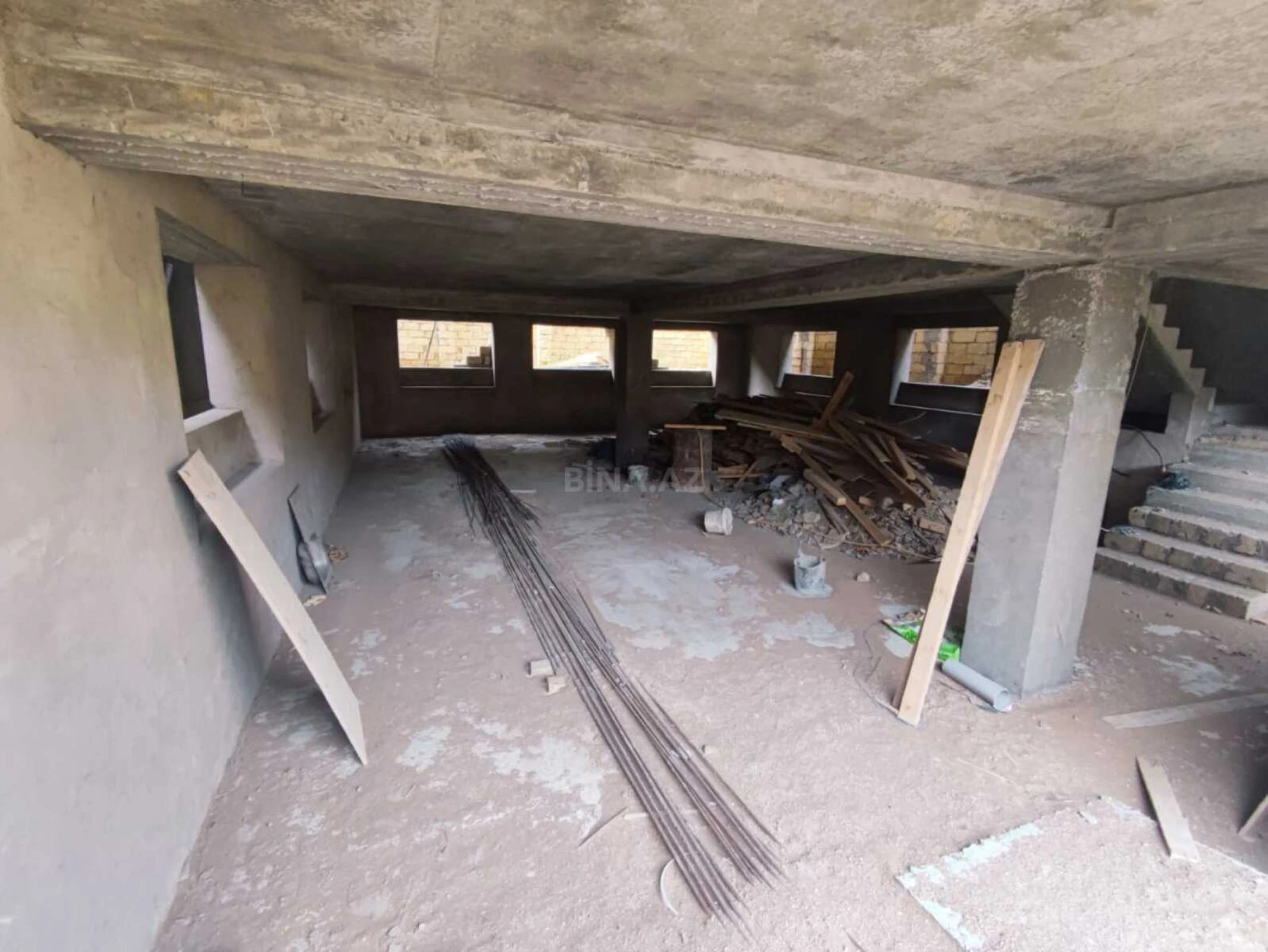 Satılır 6 otaqlı həyət evi 400 m²