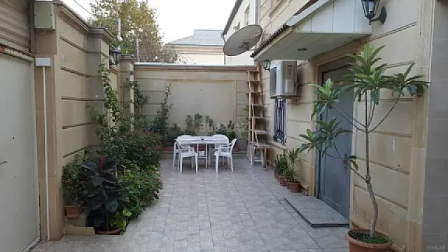Satılır 5 otaqlı həyət evi 133.3 m²