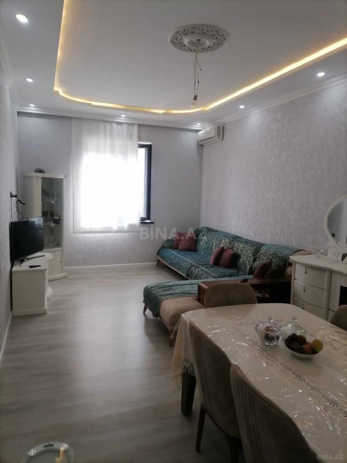 Satılır 5 otaqlı həyət evi 180 m²