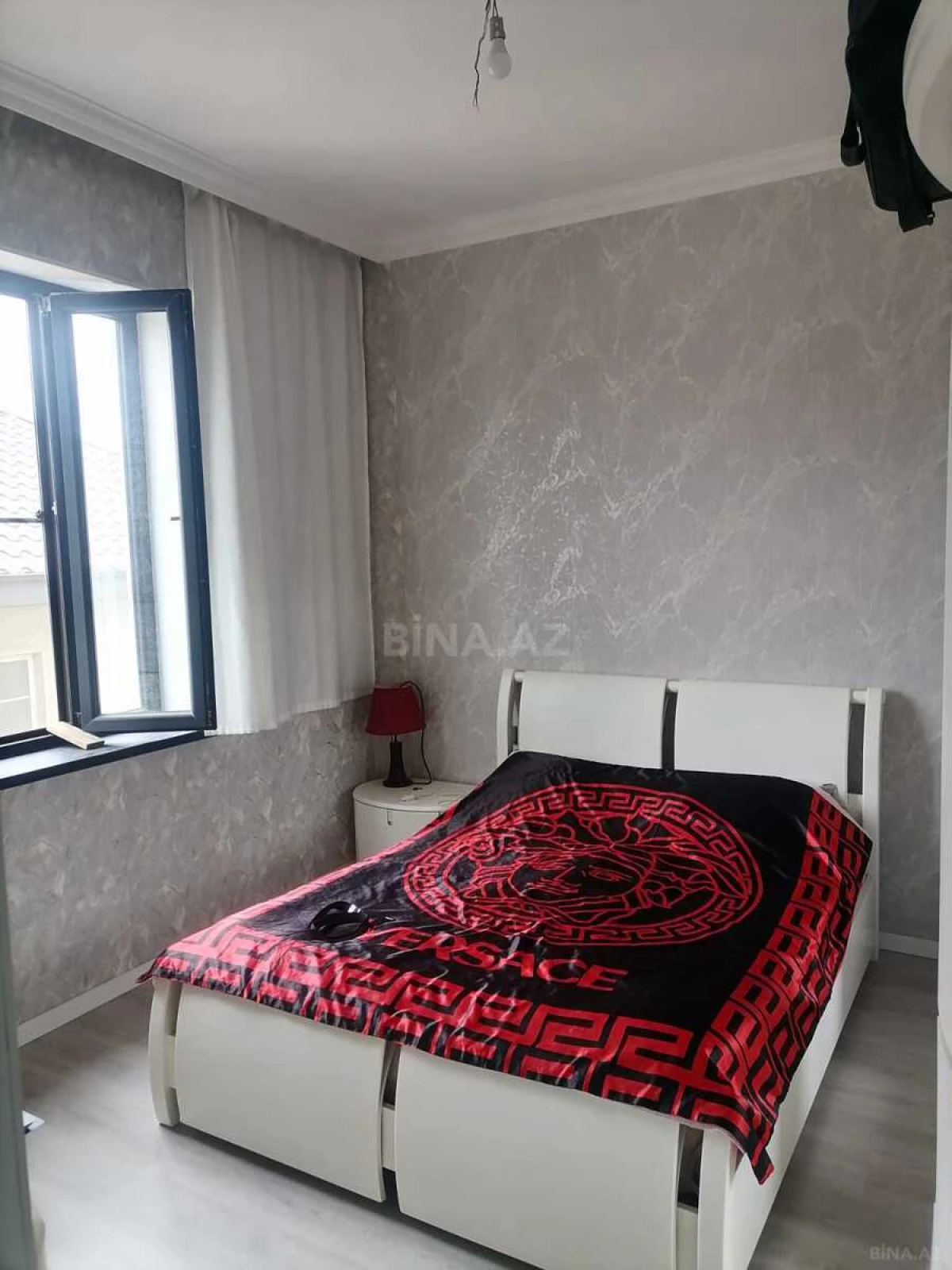 Satılır 5 otaqlı həyət evi 180 m²