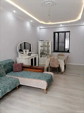 Satılır 5 otaqlı həyət evi 180 m²