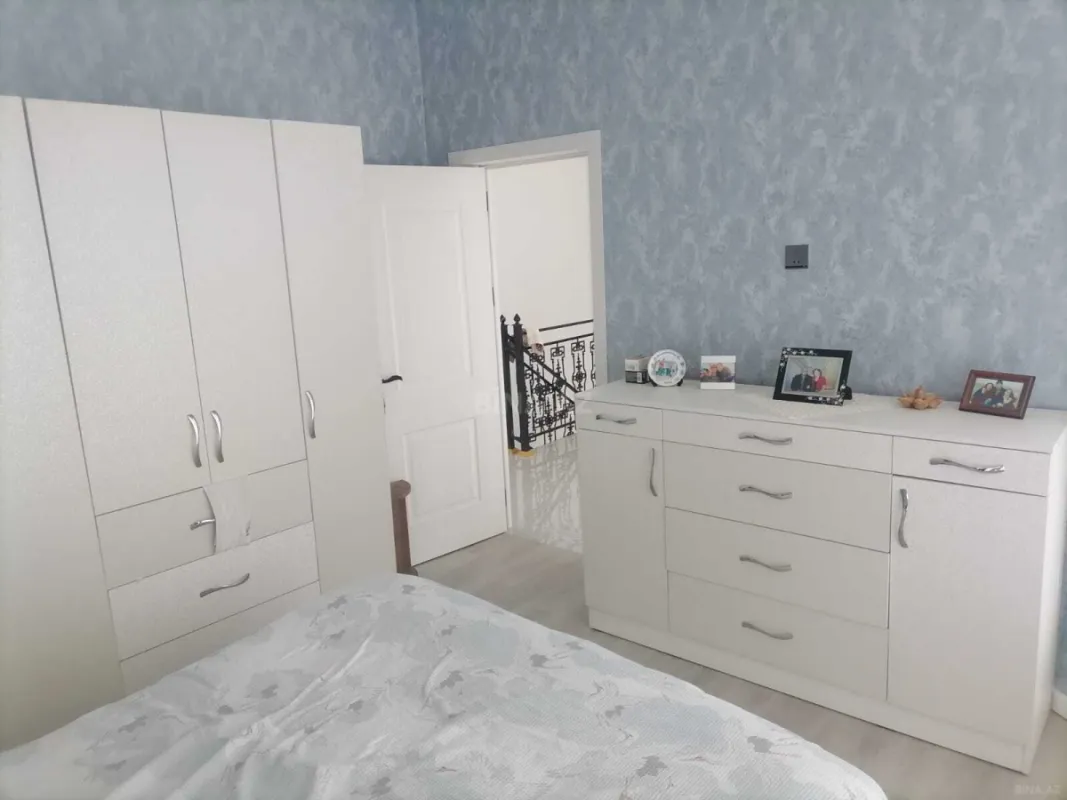 Satılır 5 otaqlı həyət evi 180 m²
