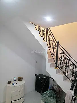 Satılır 5 otaqlı həyət evi 180 m²