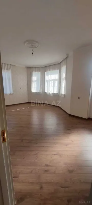 Satılır 7 otaqlı həyət evi 210 m²