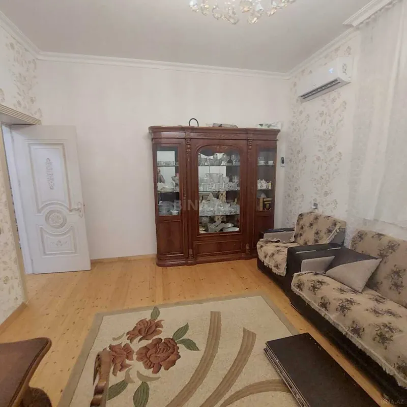 Satılır 7 otaqlı həyət evi 210 m²