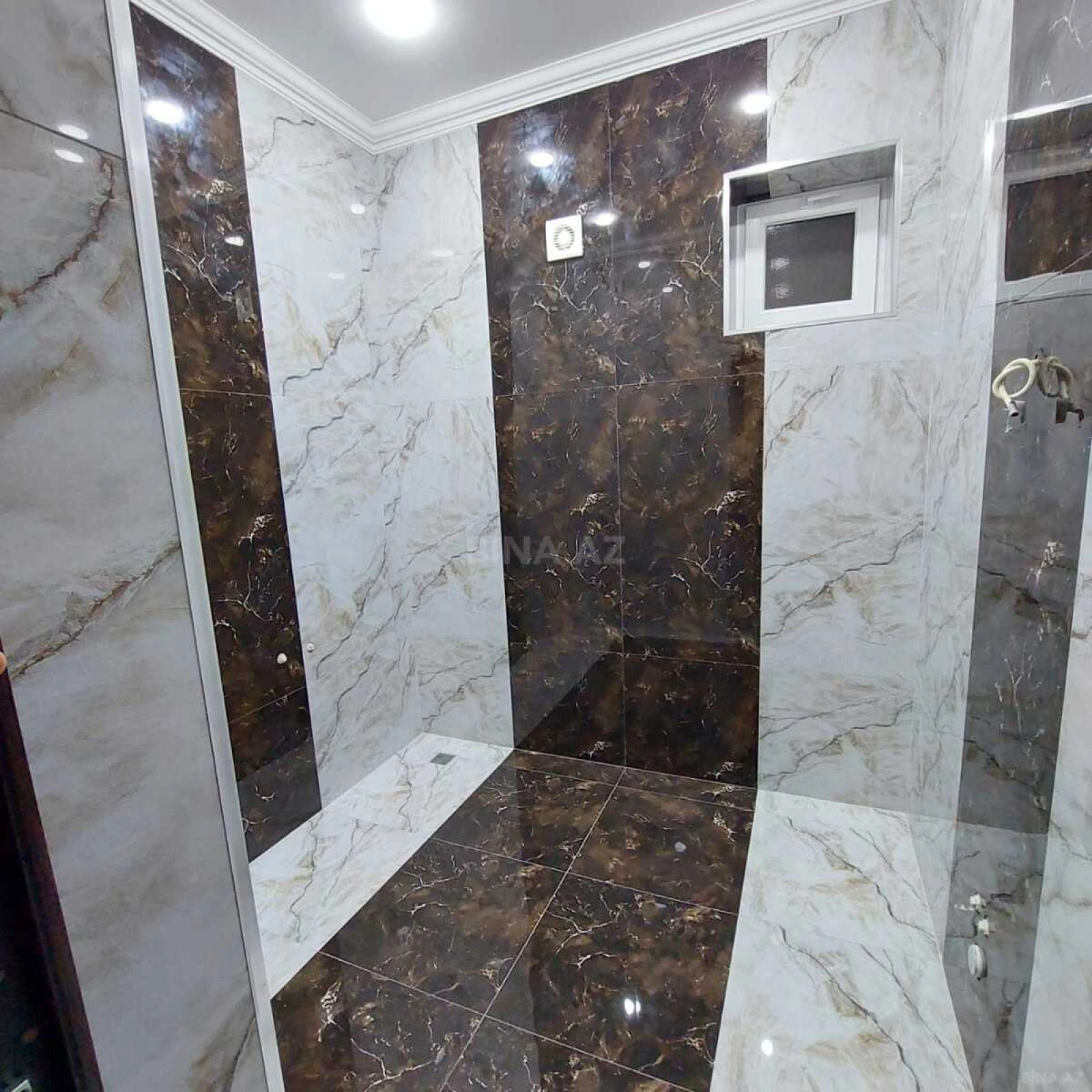 Satılır 7 otaqlı həyət evi 210 m²