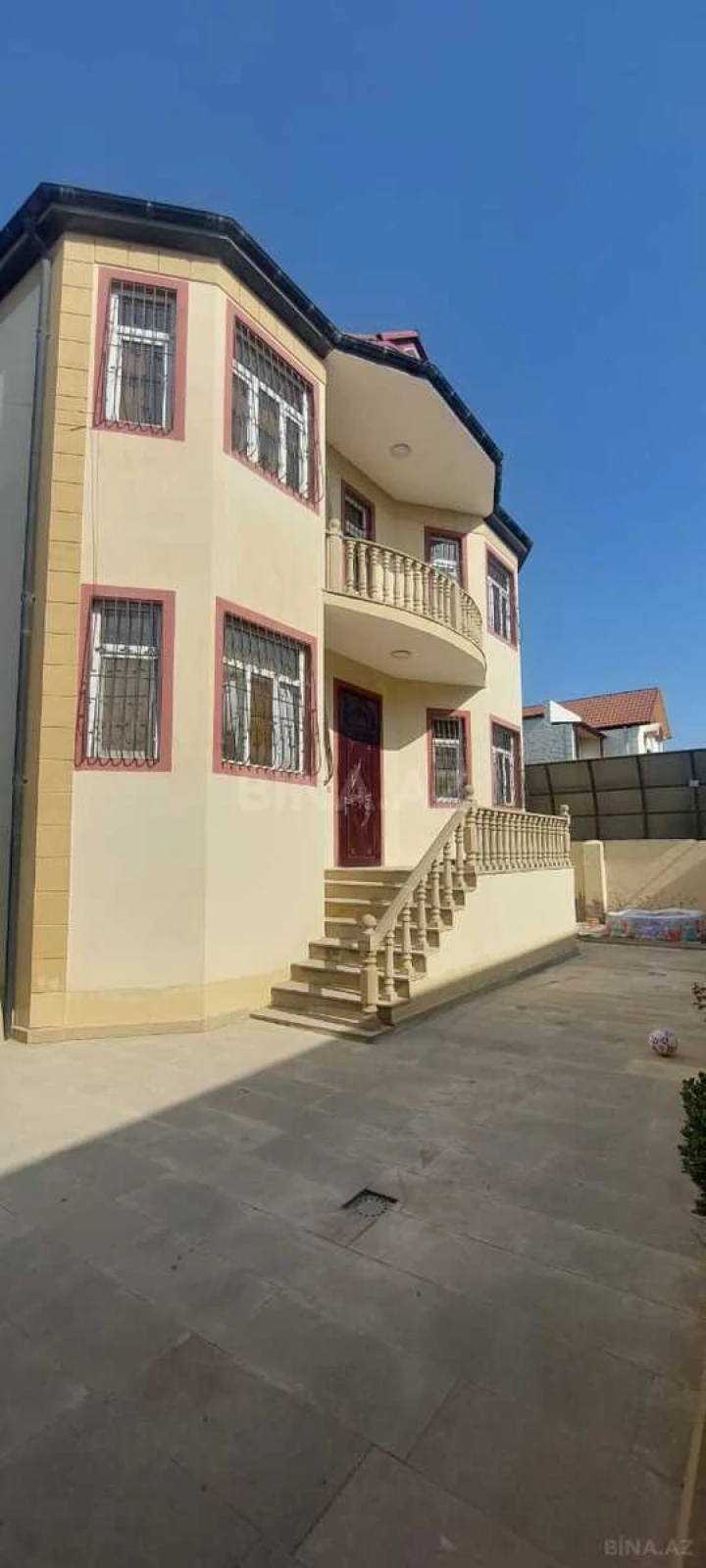 Satılır 7 otaqlı həyət evi 210 m²