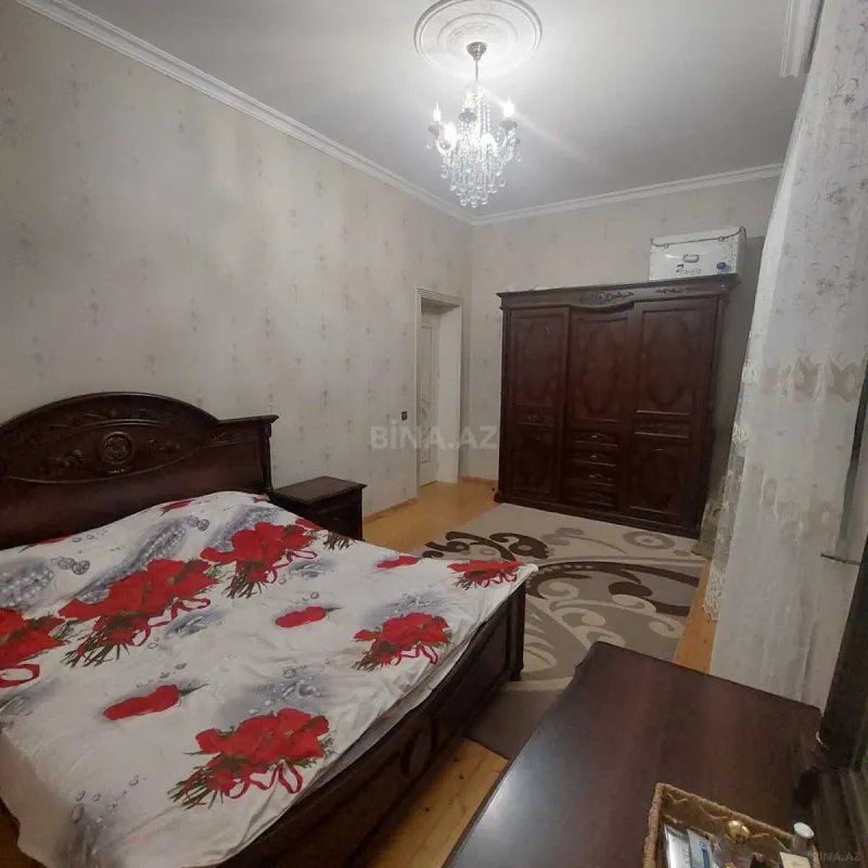 Satılır 7 otaqlı həyət evi 210 m²
