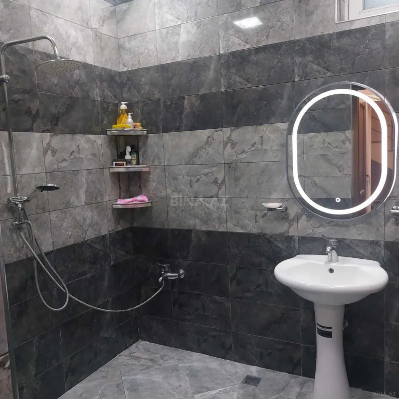 Satılır 7 otaqlı həyət evi 210 m²