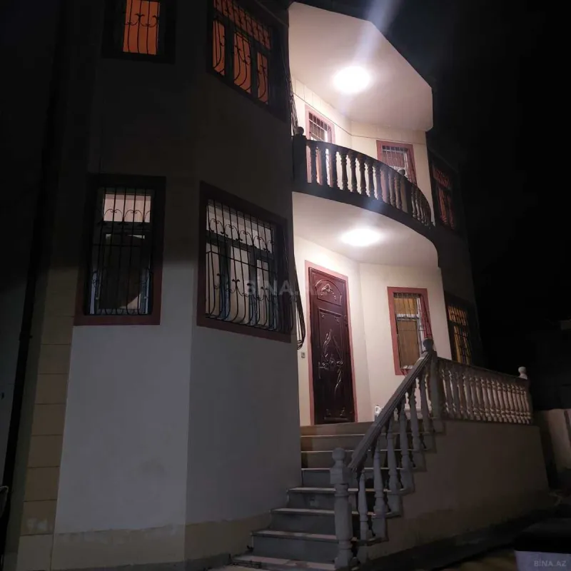 Satılır 7 otaqlı həyət evi 210 m²