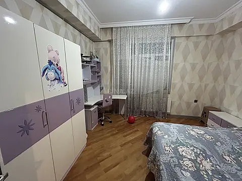 Satılır 3 otaqlı mənzil 96 m²