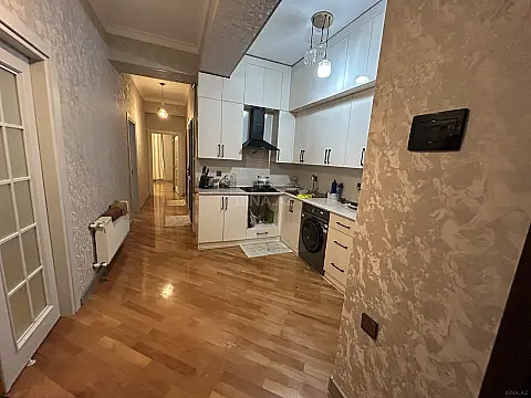 Satılır 3 otaqlı mənzil 96 m²