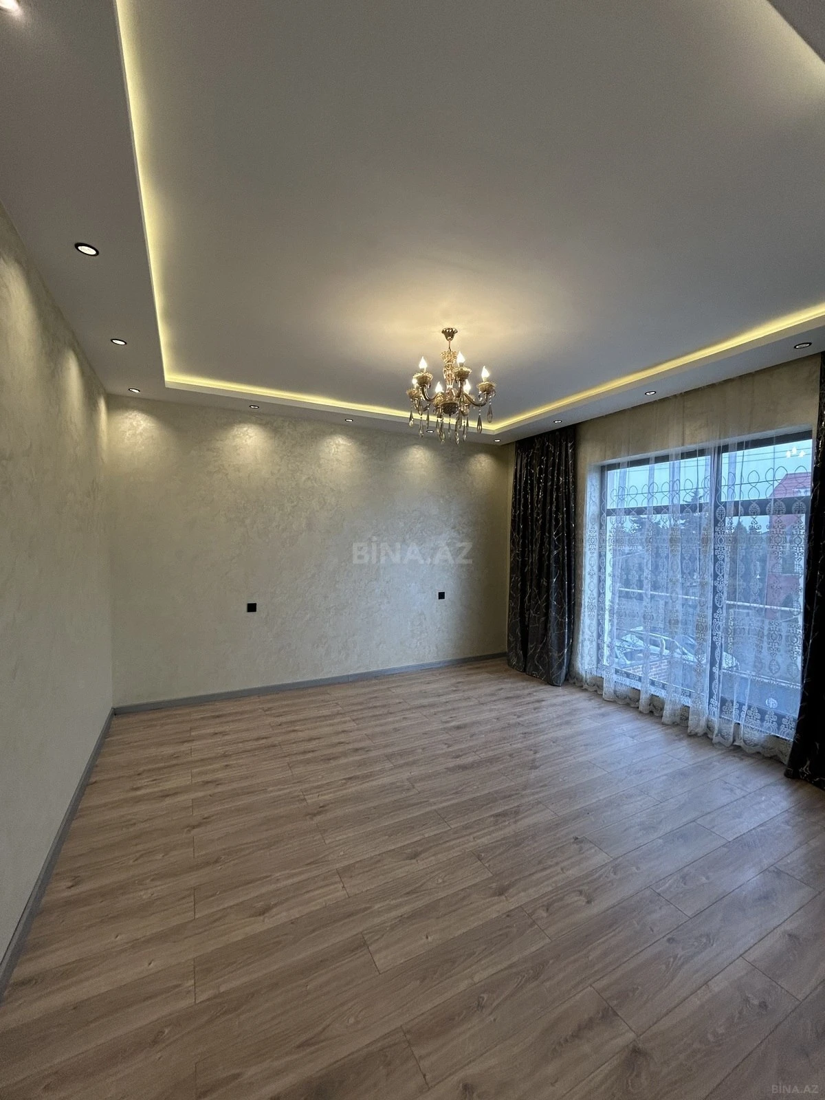 Satılır 5 otaqlı həyət evi 205 m²