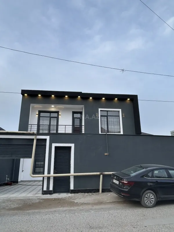 Satılır 5 otaqlı həyət evi 205 m²
