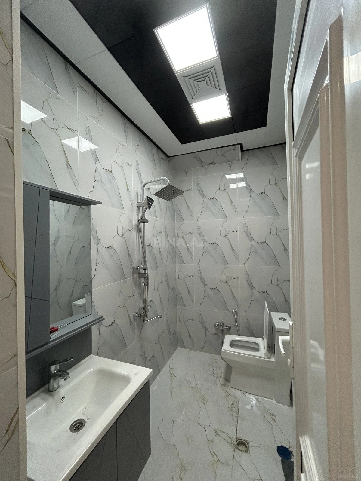 Satılır 5 otaqlı həyət evi 205 m²