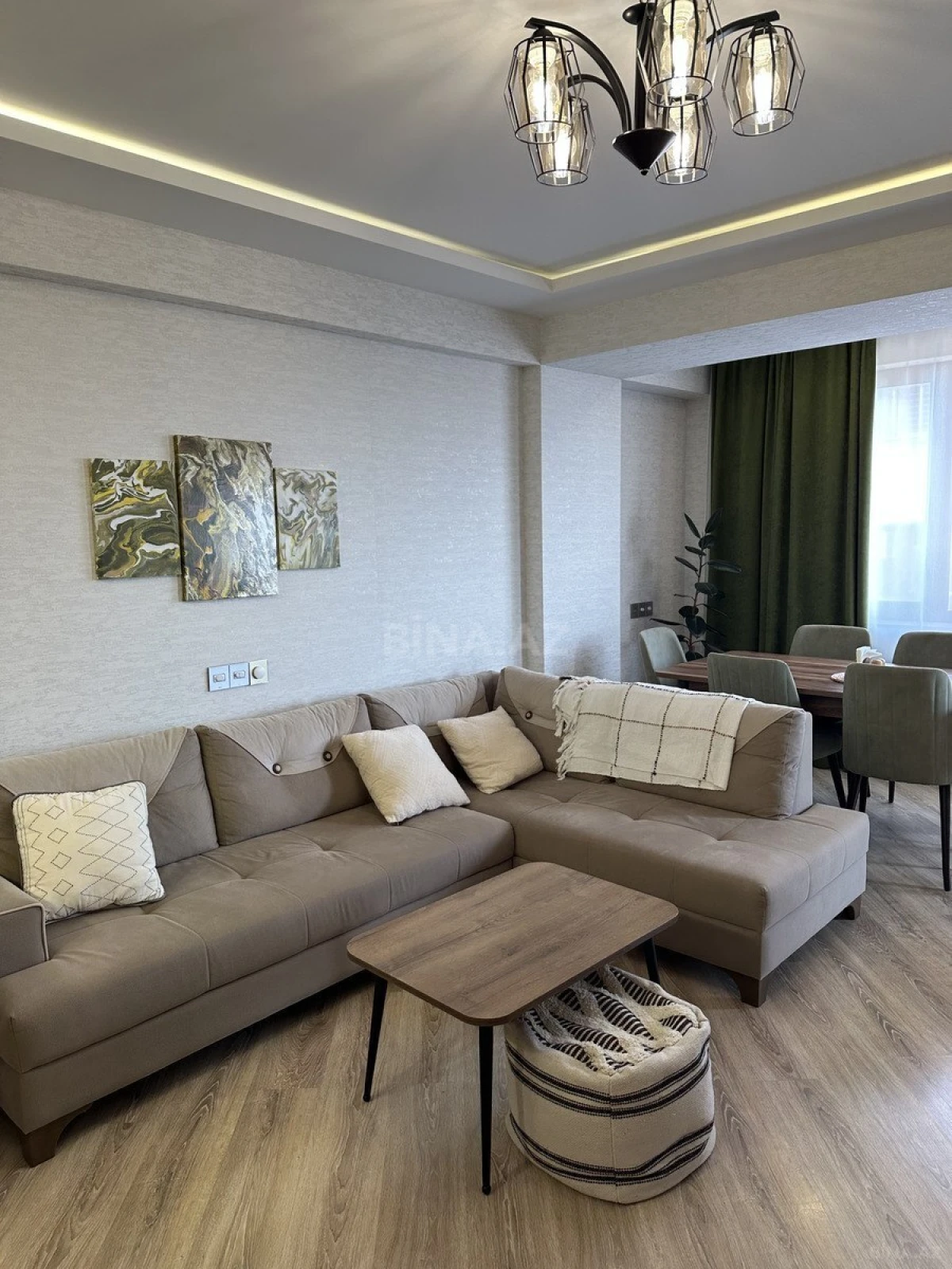 Satılır 2 otaqlı mənzil 67 m²