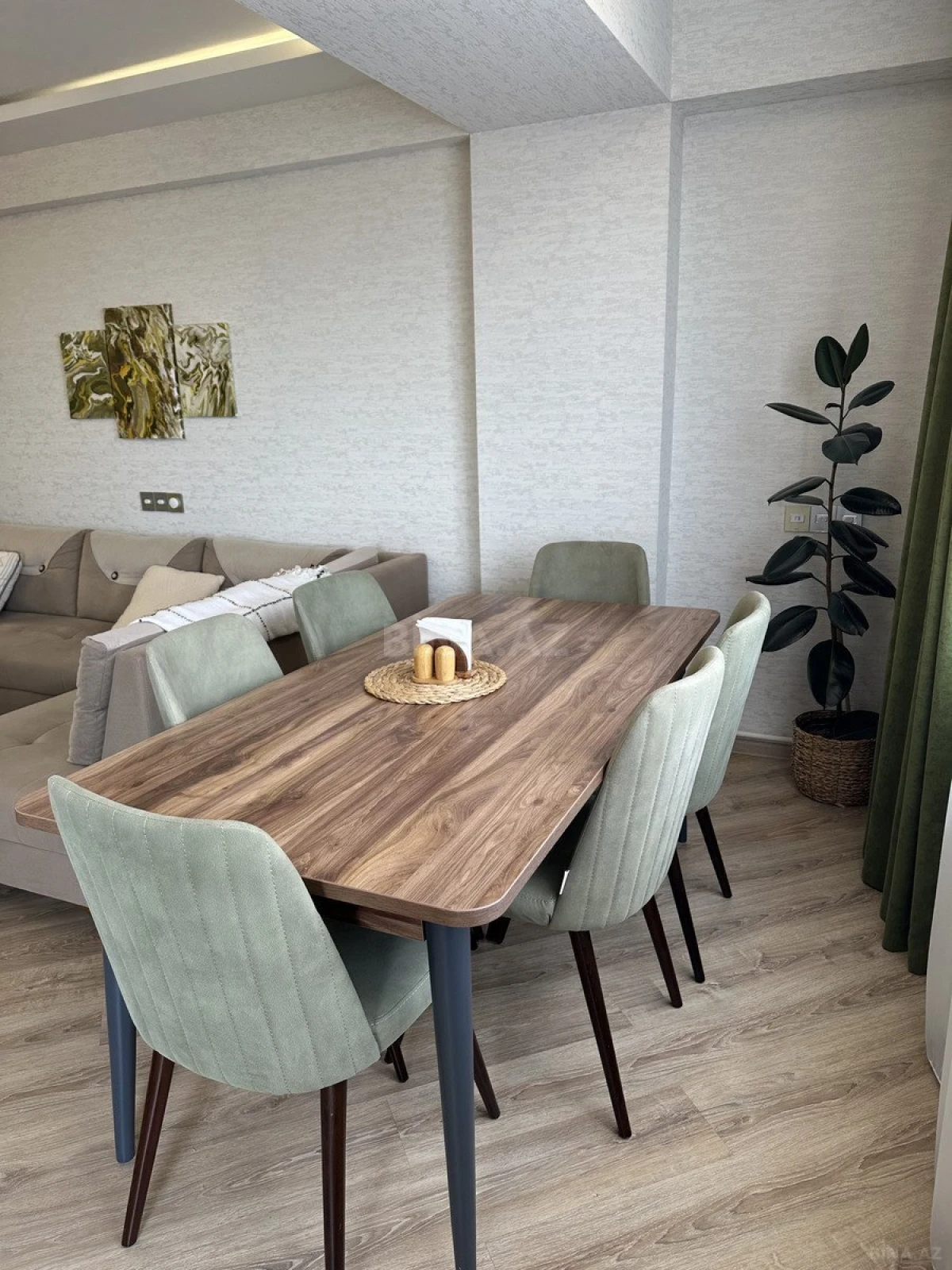 Satılır 2 otaqlı mənzil 67 m²