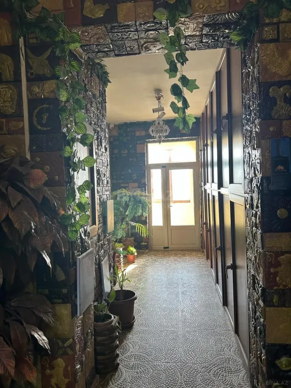 Satılır 4 otaqlı mənzil 160 m²