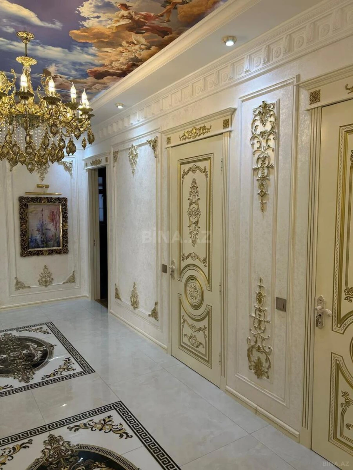 Satılır 4 otaqlı mənzil 160 m²