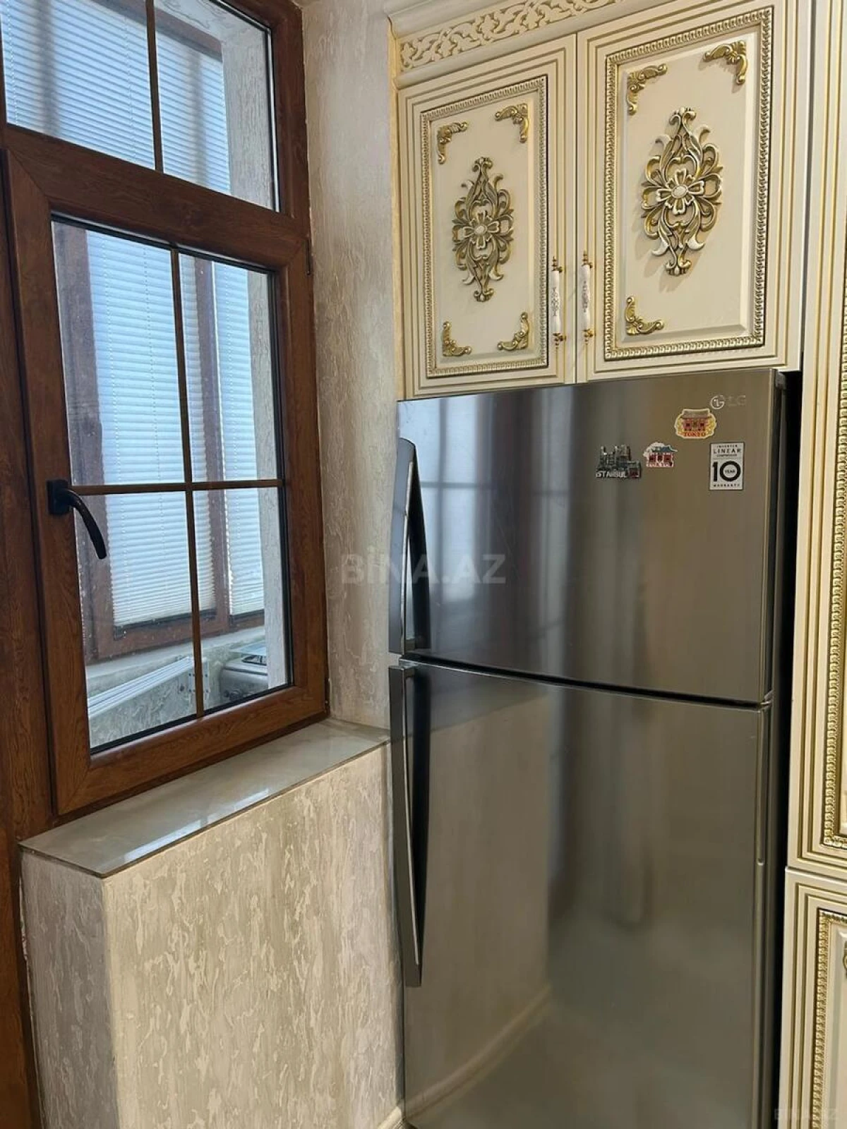 Satılır 4 otaqlı mənzil 160 m²